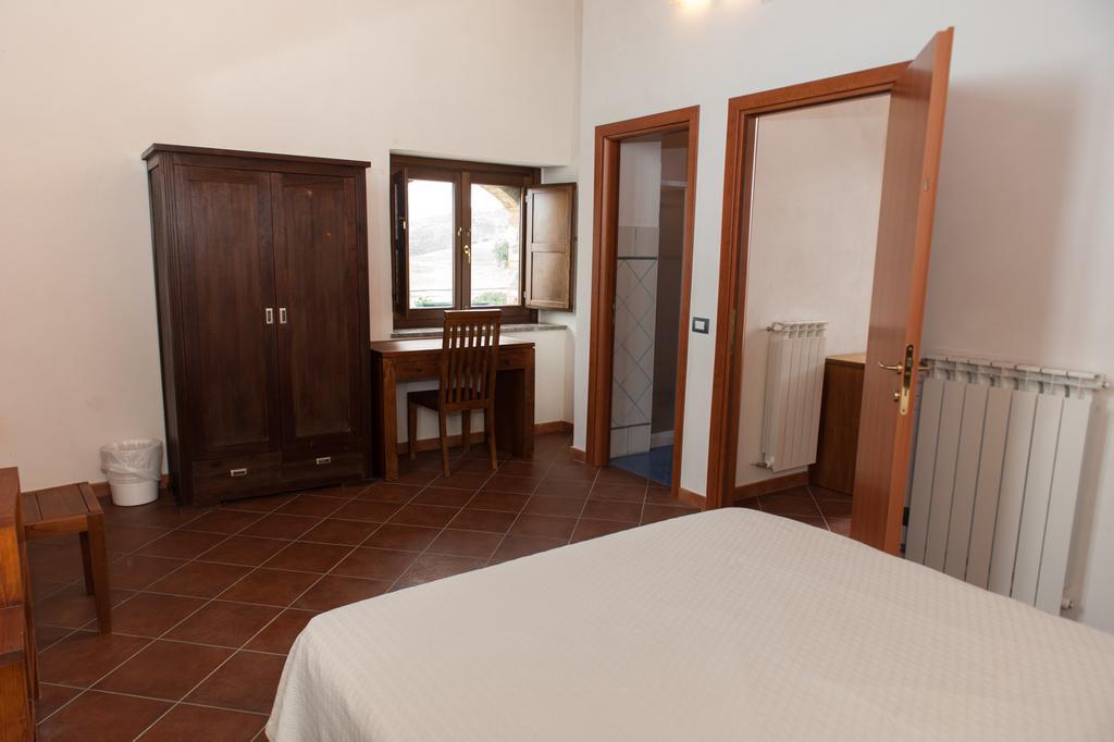 Agriturismo Case Tabarani Collesano ภายนอก รูปภาพ